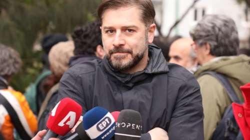 Συγκλονίζει ο Αλέξανδρος Μπουρδούμης: Έμαθα για τον θάνατο του αδερφού μου πέντε λεπτά πριν βγω στη σκηνή