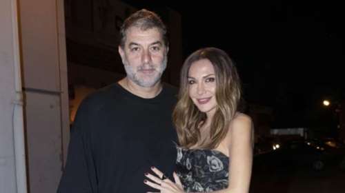 Δέσποινα Βανδή - Βασίλης Μπισμπίκης: Αγκαλιασμένοι στην πρεμιέρα του ηθοποιού