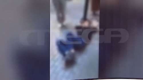 Πειραιάς: Μάχη για τη ζωή του δίνει καρκινοπαθής που κατέρρευσε στο πεζοδρόμιο – Το ασθενοφόρο έφτασε 35 λεπτά μετά