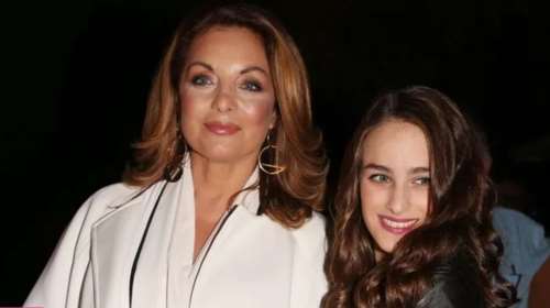 Μαρία Βοσκοπούλου: Μας ανοίγει το (ολόλευκο) σαλόνι του σπιτιού της στο κέντρο της Αθήνας