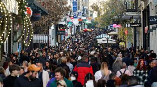 Εορταστικό ωράριο: Μέχρι τι ώρα θα είναι ανοιχτά τα καταστήματα σήμερα και μέχρι την Παραμονή Χριστουγέννων
