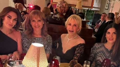 Η Μάρα Ζαχαρέα, η Τατιάνα Στεφανίδου και η Σταματίνα Τσιμτσιλή σε χριστουγεννιάτικο δείπνο: Πώς φόρεσαν τις παγιέτες