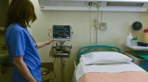 Κορονοϊός: Ενα ακόμα θύμα - Κατέληξε 88χρονη γυναίκα από το Γηροκομείο &quot;Αγία Κυριακή&quot;