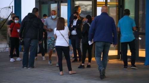 Τα στοιχεία που δείχνουν τη μείωση των εμβολιασμών- Από τις 100.000 την ημέρα, πέσαμε στις 62 χιλιάδες