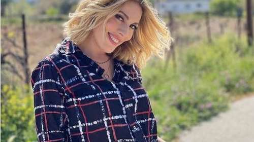 Σμαράγδα Καρύδη: &quot;Α ρε Γιάννη… Στέκεις πάντα ψηλότερα απ&#39; όλους μας&quot;