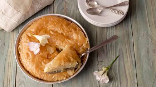 Γαλακτομπούρεκο του ονείρου: Το πιο τραγανό φύλλο με τέλεια αφράτη κρέμα