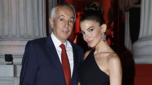 Δήμητρα Κούστα: Με super mini φούστα και (θεϊκά) πέδιλα στο fashion show του Γκοτιέ