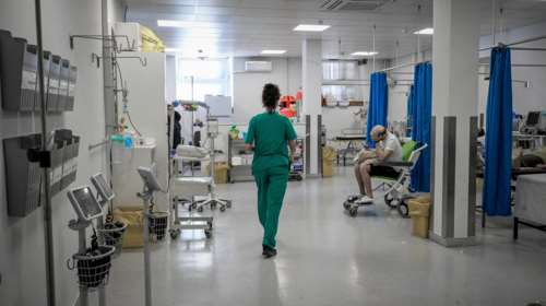 Εξαρση της γρίπης στην Ελλάδα: Μεγάλη διασπορά στα παιδιά - Ανεμβολίαστοι όσοι μπαίνουν στις ΜΕΘ