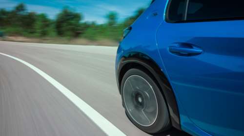 Μόνο σε ηλεκτρικές εκδόσεις η επόμενη γενιά των Peugeot 208 και 2008