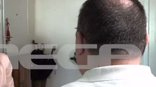 &quot;Με εκμεταλλεύτηκαν&quot;: Προκαλεί ο πρώην υπάλληλος της Βουλής που νοίκιασε σε 31 άτομα το διαμέρισμά του