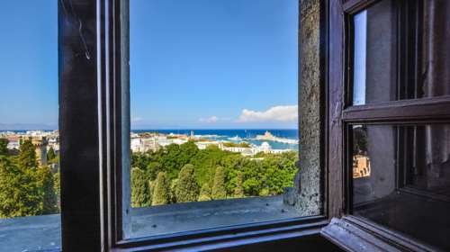 Daily Telegraph: Αυτά είναι τα 15 καλύτερα ελληνικά νησιά για να επισκεφθεί κάποιος μετά την πανδημία