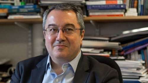 Μόσιαλος: Γυμνάσια και λύκεια θα μπορούσαν να ανοίξουν σύντομα