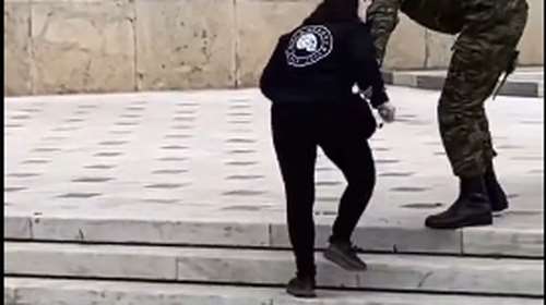 Εργαζόμενη στη Βουλή ήθελε να γράψει συνθήματα πάνω στο Μνημείο του Αγνωστου Στρατιώτη- Στην επέτειο της 25ης Μαρτίου