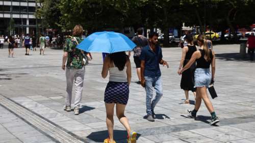 Επέλαση του καύσωνα με 40άρια: Για τροπικές νύχτες με υγρασία και άπνοια στις πόλεις, προειδοποιεί ο Τσατραφύλλιας