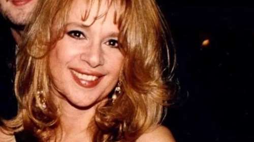 Συλλεκτικό βίντεο: Η (μελαχρινή) Βίκυ Χατζηβασιλείου λέει στη Βουγιουκλάκη ότι τη θαύμαζε... η πρόγιαγιά της