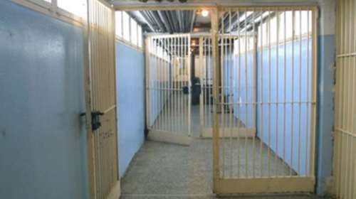 Κρήτη: Έφοδος στις φυλακές Νεάπολης - Βρέθηκε οπλοστάσιο με αυτοσχέδια μαχαίρια και ναρκωτικά
