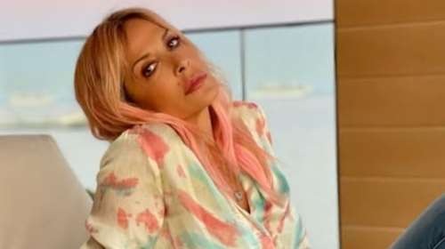 Η Άννα Βίσση ποζάρει με μπικίνι στα 67 της και εντυπωσιάζει – Η φωτογραφία από τις διακοπές στις Φιλιππίνες