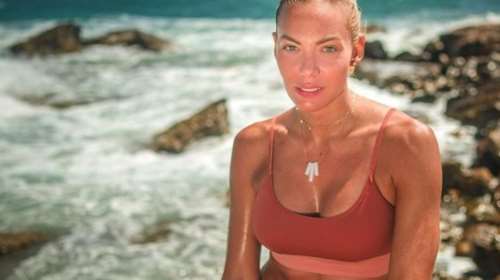 Ο υπέροχος βαφτιστικός σταυρός σταυρός της Μαρίλιας Δανιά: Οι φωτογραφίες που μοιράστηκε η Ιωάννα Μαλέσκου