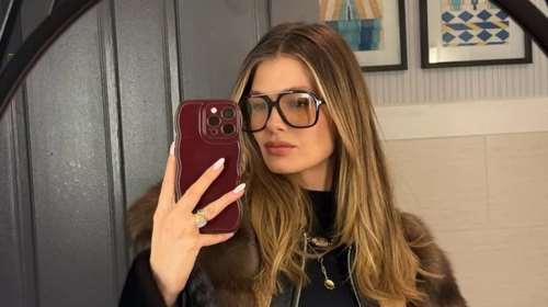 Η Αμαλία Κωστοπούλου επέλεξε το πιο sexy χρώμα πεντικιούρ - και δεν είναι το κόκκινο