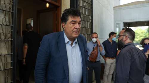 Αλέξης Παπαχελάς: Με άρθρό του αποκαλύπτει πως νοσεί με καρκίνο - &quot;Η ενημέρωση το αντίδοτο στον φόβο&quot;