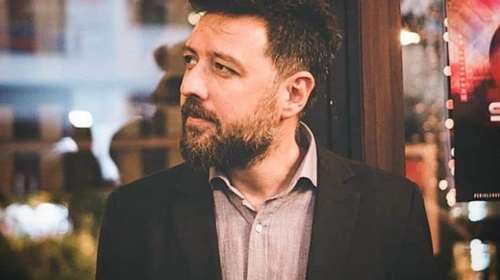 Ο Μάνος Παπαγιάννης και το &quot;Gay meter&quot; video που ενόχλησε πολλούς