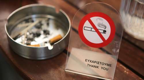 Πανελλαδική έρευνα για το κάπνισμα: Ένας στους 3 καπνίζει περισσότερο λόγω της πανδημίας