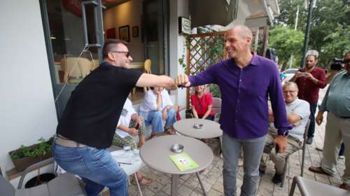 O Βαρουφάκης βρήκε τη... λύση: Η ΕΚΤ να τυπώσει 750 δισ. ευρώ και να δίνει σε κάθε πολίτη 2.000 ευρώ τον μήνα!