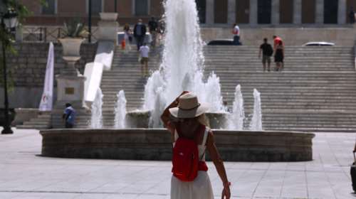 Σαρώνει ο καύσωνας τη χώρα: &quot;Χτυπάει&quot; 40αρια ο υδράργυρος και την Πέμπτη - Οι περιοχές που &quot;ψήθηκαν&quot; την Τετάρτη