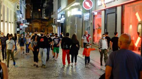 Τοπικά lockdown: Τι θα συμβεί στις περιοχές που αυξάνονται ραγδαία τα κρούσματα