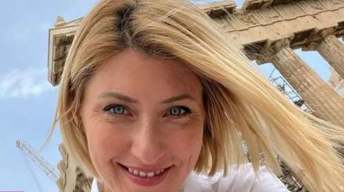 Λαχανικά στην ταράτσα: Η Σία Κοσιώνη μας δείχνει τη σοδειά της