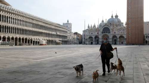 &quot;Καμπανάκι&quot; Bloomberg για την ιταλική οικονομία: Κίνδυνος το χρέος της να καταστεί μη διαχειρίσιμο