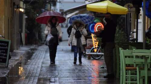Επιδείνωση του καιρού από τη νέα κακοκαιρία "Μπιάνκα": Ισχυρές βροχές, καταιγίδες και πυκνές χιονοπτώσεις