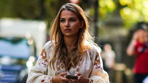 Αυτό το boho πουκάμισο με το οποίο θα περάσεις τις διακοπές σου κοστίζει κάτω από 10 ευρώ