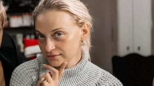 Η Λένα Δροσάκη με τον Αναστάση της στο ιδιωτικό του σχολείο