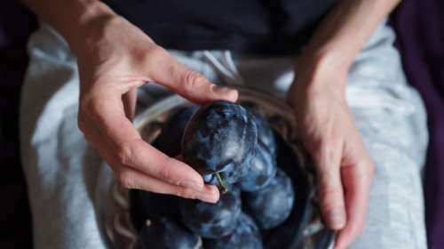 6 φρούτα πιο πλούσια σε αντιοξειδωτικά από το πράσινο τσάι