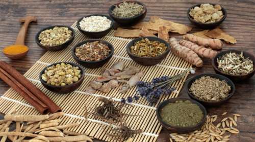 Προσαρμογόνα βότανα: Τι είναι, πώς δρουν, πού βοηθάνε