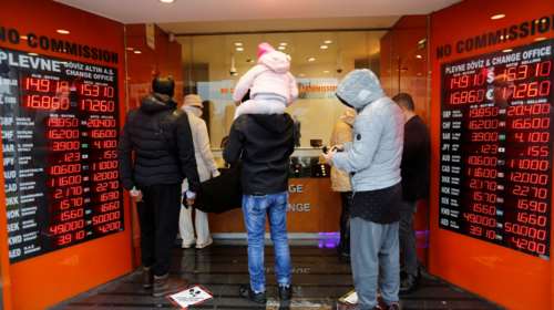 Τουρκία: "Βουτιά" της λίρας κατά 2% - Η S&amp;P βλέπει κίνδυνο νέων capital controls