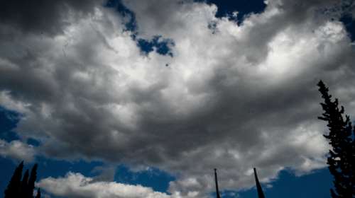 Υποχωρεί η κακοκαιρία Alexandros – Βελτίωση του καιρού με λίγες βροχές στη χώρα