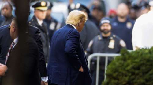 Ξεσπάει ο Ντόναλντ Τραμπ μετά τη νέα δίωξη: Έχουμε να κάνουμε με έξαλλους τρελούς και ανισόρροπους