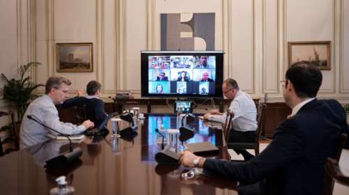Τηλεδιάσκεψη Μητσοτάκη με υπουργείο Παιδείας: H εκπαιδευτική κοινότητα έχει αγκαλιάσει την τηλεκπαίδευση