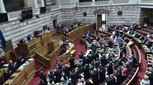 Κόντρα κυβέρνησης-ΣΥΡΙΖΑ για τη φέτα και το ελαιόλαδο: Τι ισχύει με τις τιμές