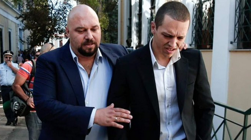 Δίκη Χρυσής Αυγής - Πάρτι στο Twitter για τις ποινές: &quot;Φανέλες, σαπούνι Τσέκ&quot;