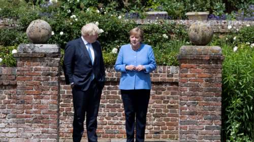 Μέρκελ σε Τζόνσον: Σύντομα οι Βρετανοί θα μπορούν να ταξιδέψουν στην Ευρώπη χωρίς καραντίνα