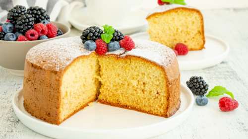 Συνταγή: Αφράτο και μυρωδάτο κέικ καρύδας - Πανεύκολο, χωρίς αλεύρι