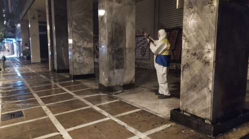 Η μεγαλύτερη επιχείρηση αντιγκράφιτι από τον Δήμο Αθηναίων: 3.300 τ.μ. από την Ομόνοια μέχρι το Σύνταγμα [εικόνες]