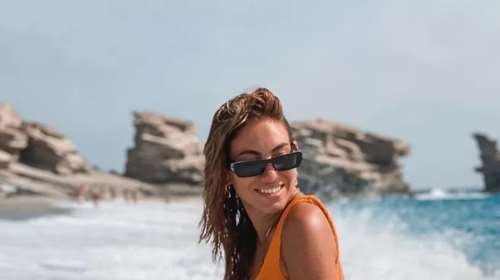 Τα αποτελέσματα της σκληρής γυμναστικής είναι εντυπωσιακά: Η Ευρυδίκη Βαλαβάνη ποζάρει με μαγιό λίγο πριν μπει ο Νοέμβριος