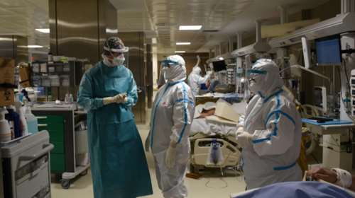 Κορονοϊός: Συγκίνηση για το θάνατο του 42χρονου πνευμονολόγου - "Δεν είναι θεωρία συνωμοσίας", είχε γράψει στο Facebook