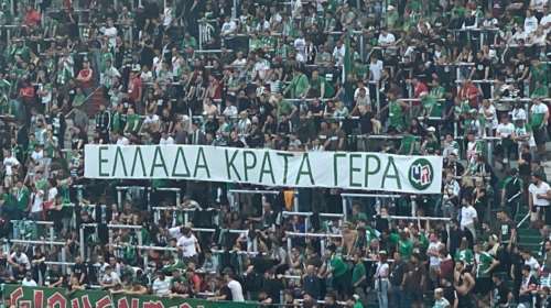 "Ελλάδα κράτα γερά": Πανό με συγκινητικό μήνυμα στα ελληνικά των οπαδών της Ραπίντ Βιέννης [εικόνες - βίντεο]