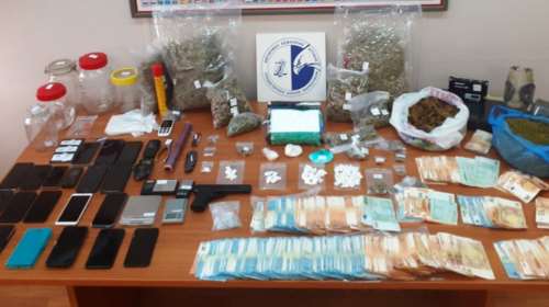 Εξαρθρώθηκε &quot;καρτέλ&quot; ναρκωτικών: Εγκληματική οργάνωση με δεκάδες μέλη - Δρούσαν με... ντελίβερι