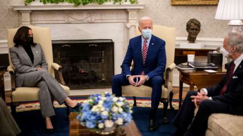 Μπάιντεν: Ορισμένοι Ρεπουμπλικάνοι γερουσιαστές "ίσως να άλλαξαν γνώμη" για την ενοχή του Τραμπ